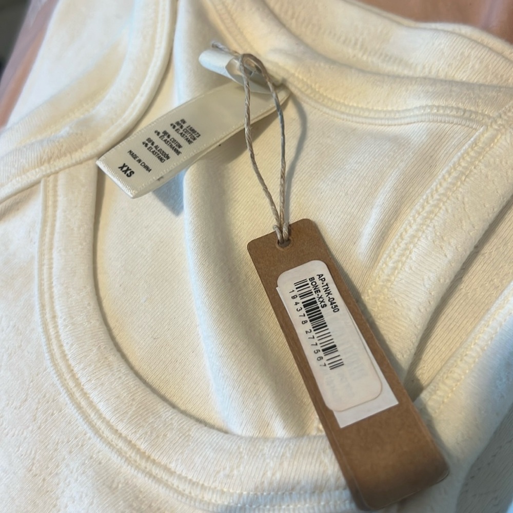 Skims Logo Pointelle Tank - Picture 6 of 6